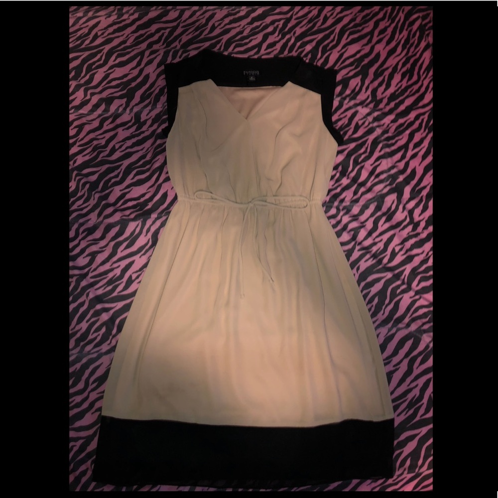 🚨🚨SOLD 🚨🚨Perfect work dress!